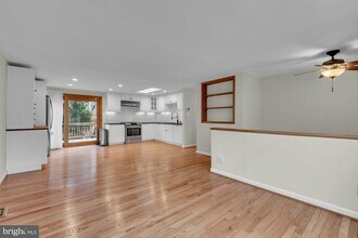 8856 Youngsea Pl in Columbia, MD - Building Photo - Building Photo