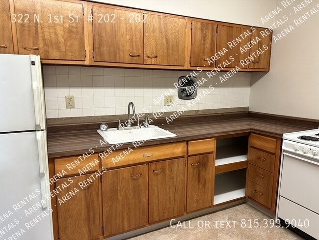 property at 322 N 1st St