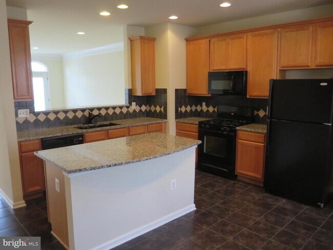 7017 Little Thames Drive in Gainesville, VA - Building Photo - Building Photo