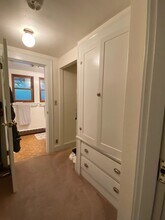 340 NE Beyrl Ter, Unit 340 in Portland, OR - Building Photo - Building Photo