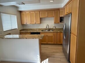 1225 Washington Ave, Unit 9 in Santa Monica, CA - Foto de edificio - Building Photo