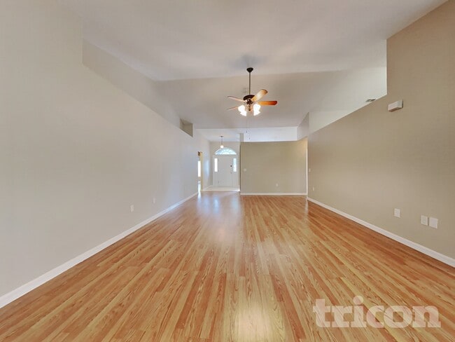 1193 Sanger Ave in Spring Hill, FL - Building Photo - Building Photo