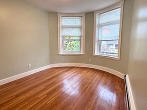 164 Winthrop Rd, Unit 3 in Brookline, MA - Foto de edificio - Building Photo