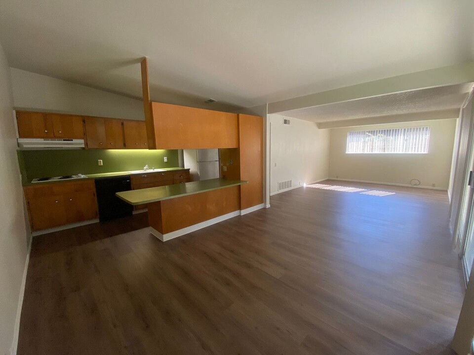 1106-1106 Drake Dr in Davis, CA - Building Photo