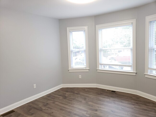 119 W Adams St, Unit 119