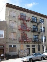 3168 38th St in Long Island City, NY - Building Photo