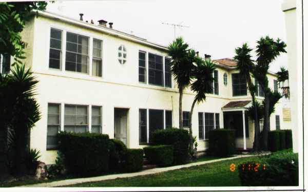 The Banner Apartments in Long Beach, CA - Building Photo