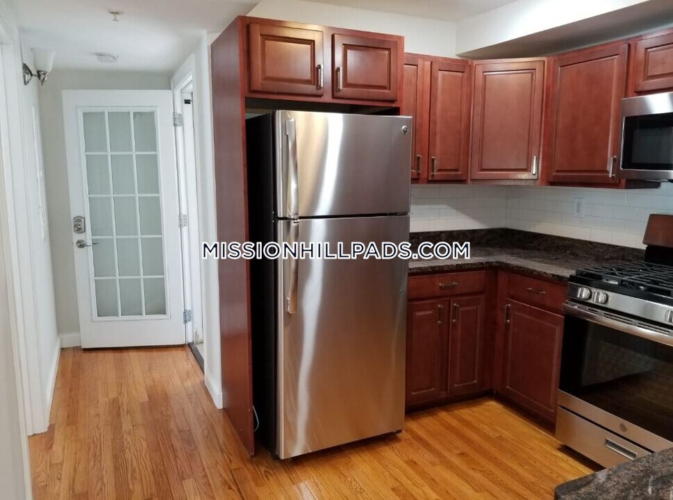 14 Notre Dame St in Boston, MA - Building Photo