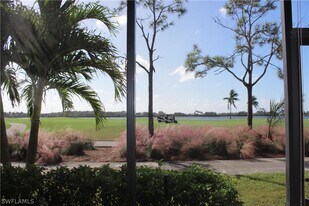 10044 Siesta Bay Dr in Naples, FL - Building Photo