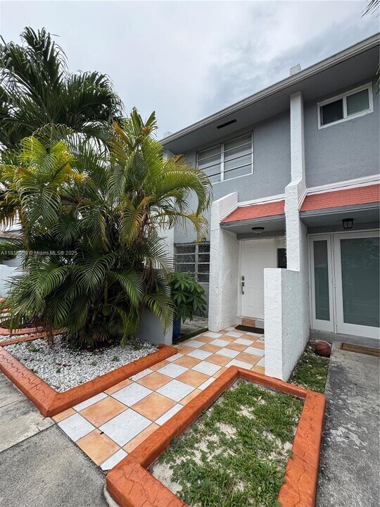 11431 SW 7th Terrace in Miami, FL - Building Photo