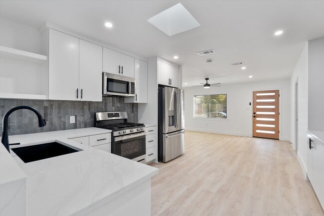 property at 406 Hammack Dr