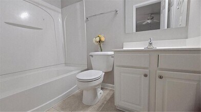 2190 Landing Walk Dr in Duluth, GA - Building Photo - Building Photo