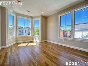 49 Waverly St, Unit 2 in Boston, MA - Building Photo - Building Photo