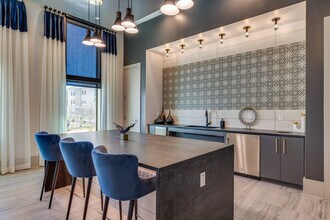 Alta 99th in Phoenix, AZ - Foto de edificio - Interior Photo