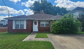 106 Sterling St in College Station, TX - Building Photo