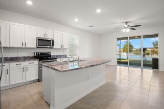 365 Mangrove Shade Cir in Apollo Beach, FL - Foto de edificio - Building Photo