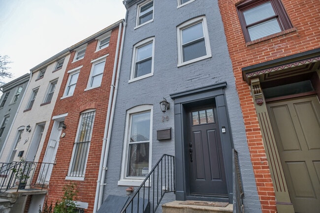 26 S Washington St in Baltimore, MD - Building Photo - Building Photo