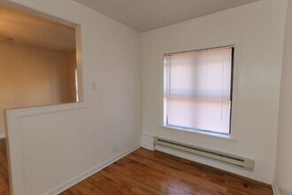 631.5 W Cornelia Ave in Chicago, IL - Building Photo - Building Photo