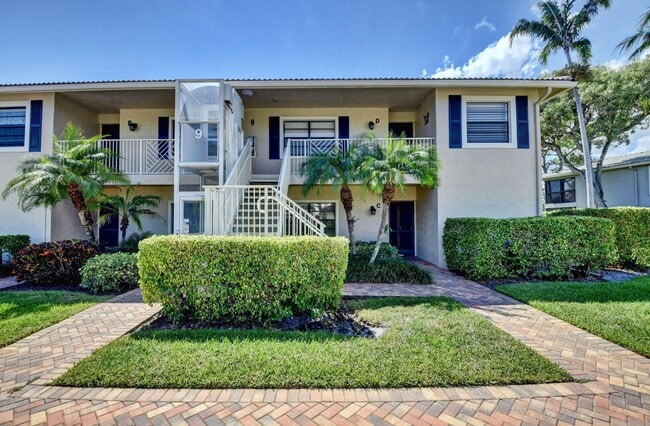 property at 9 Stratford Dr E