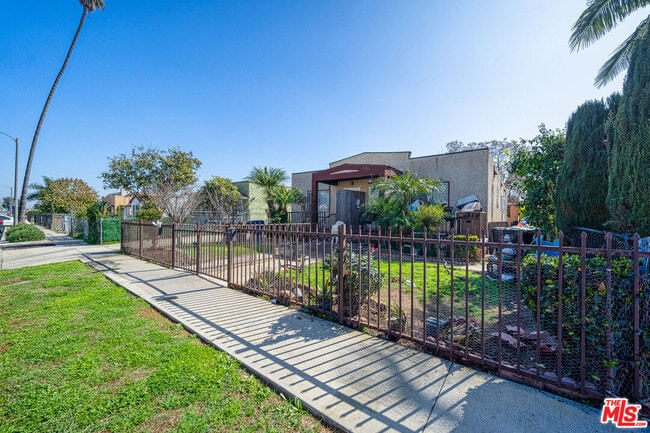 property at 642 W 109th Pl