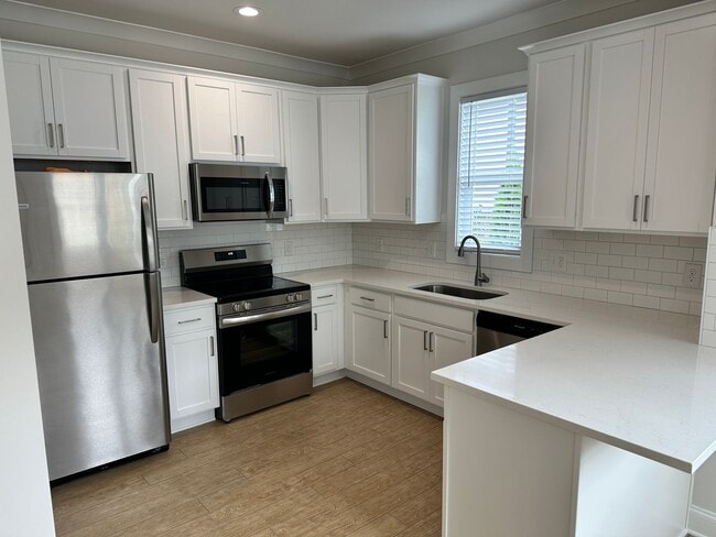 property at 1211 Goodwin Ave