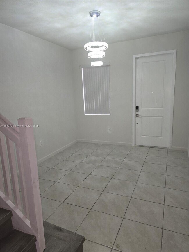 1141 NW 208th Terrace in Miami Gardens, FL - Building Photo - Building Photo