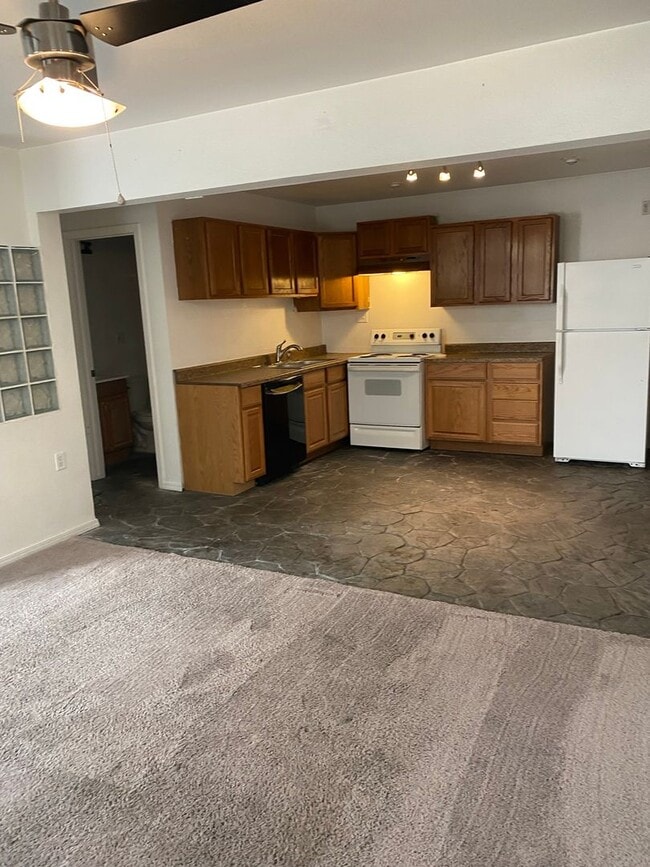 560 Claremont St in Reno, NV - Building Photo - Building Photo