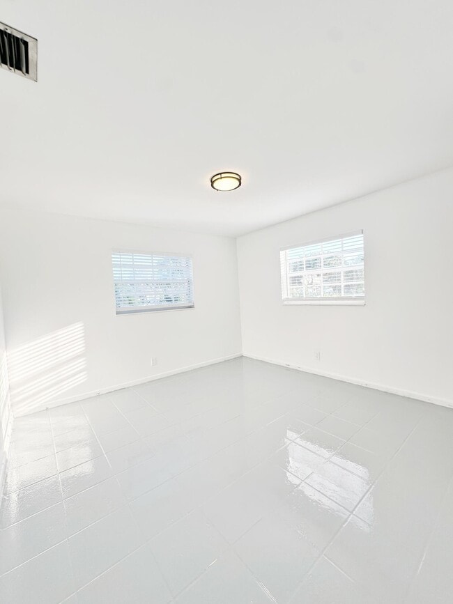 207 Huron Pl in West Palm Beach, FL - Foto de edificio - Building Photo
