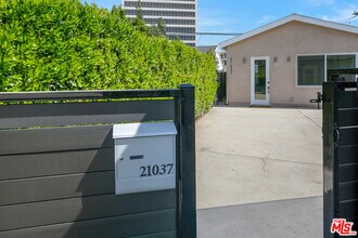 21037 Costanso St in Los Angeles, CA - Building Photo - Building Photo