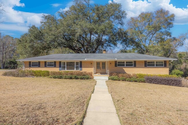 property at 202 Confederate Dr N