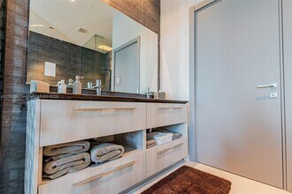 480 NE 31st St, Unit PH5002 in Miami, FL - Building Photo - Building Photo