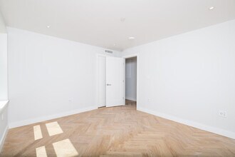 12 Commonwealth Ave in Boston, MA - Building Photo - Building Photo