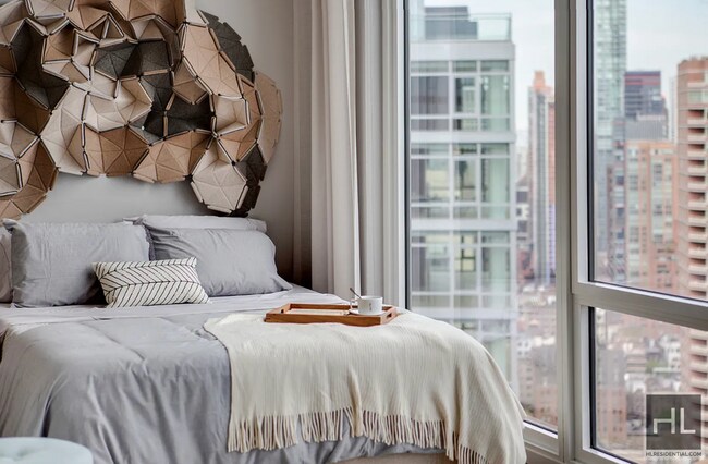 East 44th Street, Unit 25C in New York, NY - Building Photo - Building Photo