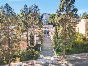 Peninsula Villas Apartments in Rancho Palos Verdes, CA - Building Photo - Building Photo