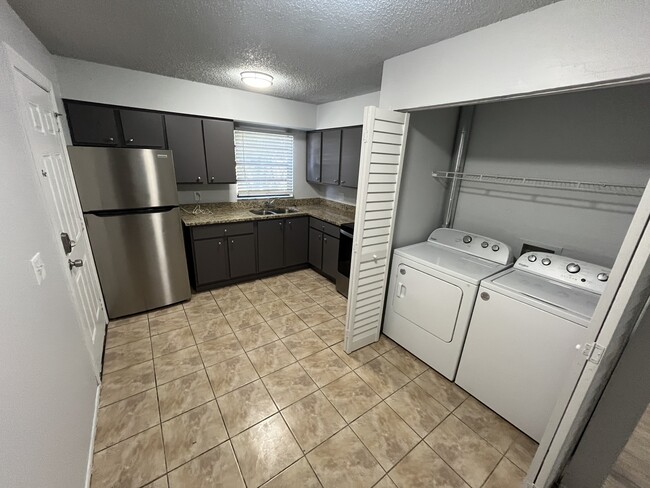 6912 N 22nd St, Unit 6912 D in Tampa, FL - Building Photo - Building Photo