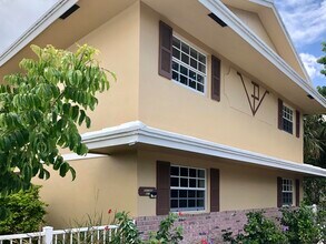 2031 SE 5th St-Unit -5 in Deerfield Beach, FL - Building Photo - Building Photo