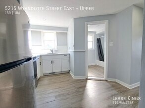 5215 Wyandotte St E in Windsor, ON - Building Photo - Building Photo