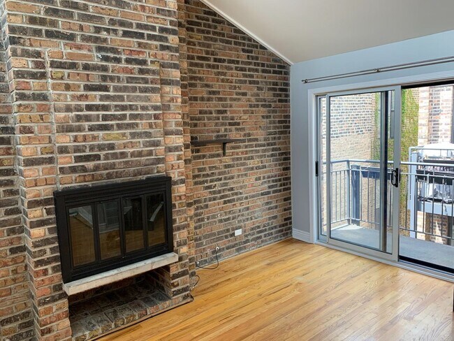 643 W Barry Ave in Chicago, IL - Building Photo - Building Photo