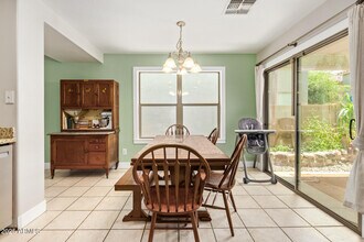 9435 W Terri Lee Dr in Phoenix, AZ - Building Photo - Building Photo