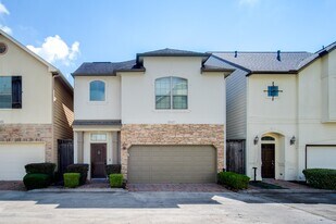 9147 Lago Crest Dr in Houston, TX - Building Photo