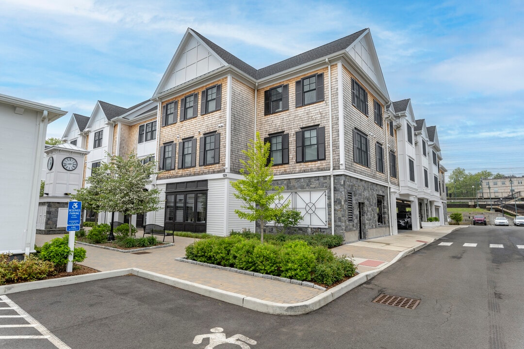 Metro Star - Metro on Broad in Milford, CT - Foto de edificio