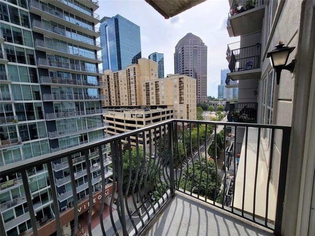 195 14th St NE, Unit 912 in Atlanta, GA - Foto de edificio - Building Photo