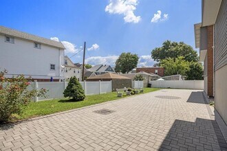 43 W 30th St in Bayonne, NJ - Building Photo - Building Photo