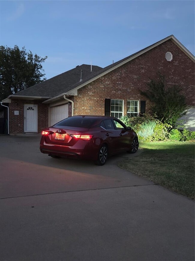 property at 11719 Hollyrock Ct