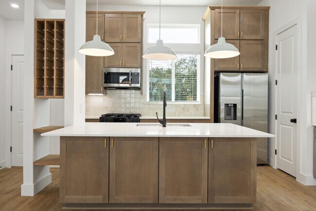 2121 A Hoskins Dr in Houston, TX - Foto de edificio - Building Photo