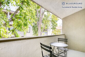 6333 Canoga Ave-Unit -FL2-ID696 in Los Angeles, CA - Building Photo - Building Photo