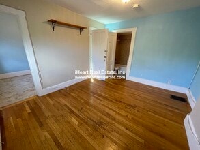 57 Dwight St, Unit 4 in Boston, MA - Foto de edificio - Building Photo