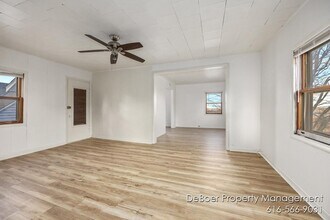 1621 Lakeshore Dr in Muskegon, MI - Building Photo - Building Photo