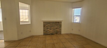 6228 Yerba Ln, Unit D in Las Vegas, NV - Foto de edificio - Building Photo