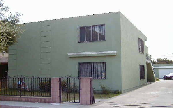 9537-9541 San Vincente Ave in South Gate, CA - Foto de edificio